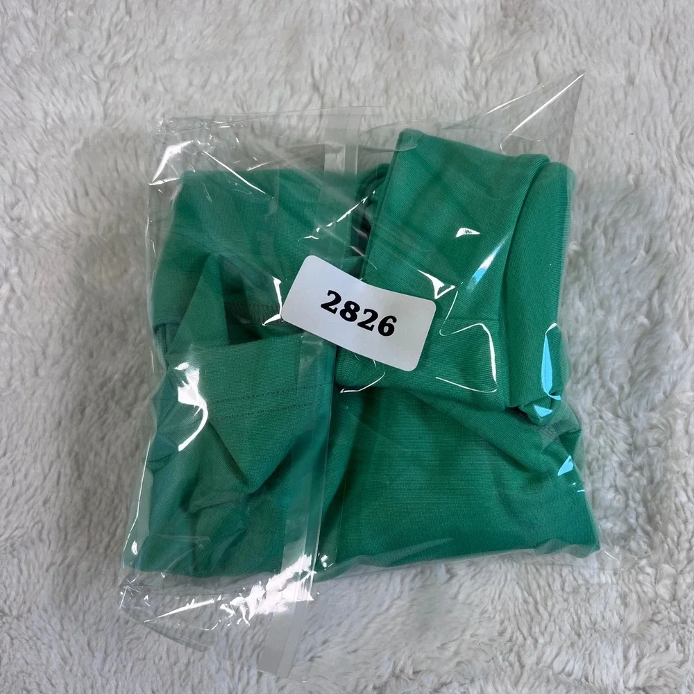 Nike Womens Green Cold Shoulder Cutout Crop Top Short Sleeve Swoosh Small NEW